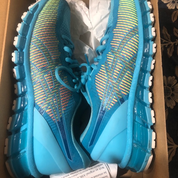 ASICS - Picture 8 of 8